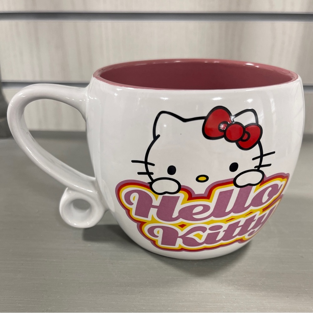 NEW Sanrio HELLO KITTY Red and Pink Fancy Loop Handle Ceramic Coffee Mug - Picture 3 of 4